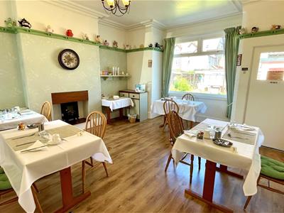 GUEST DINING ROOM 1